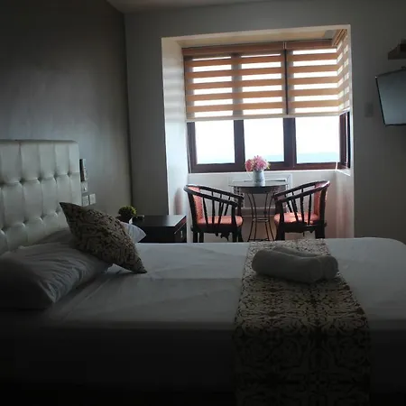 Pura Vida Resort